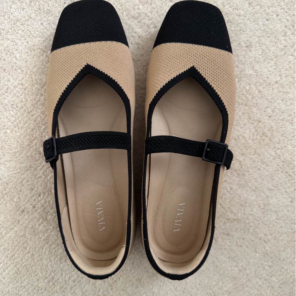 Vivaia square toe Mary Janes